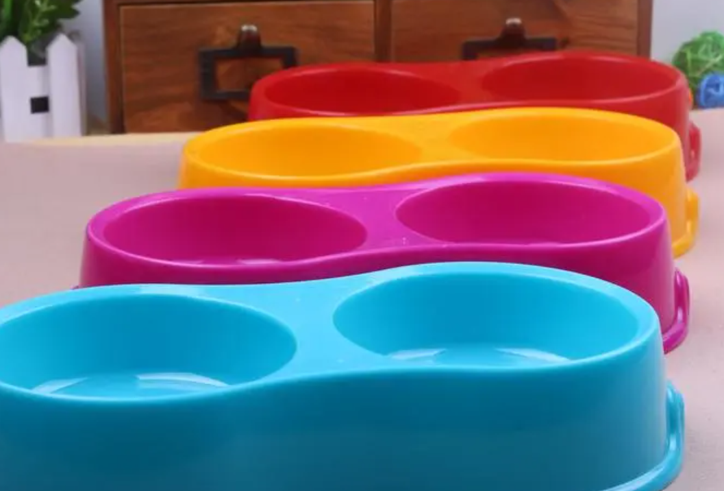 塑料制品：宠物碗等